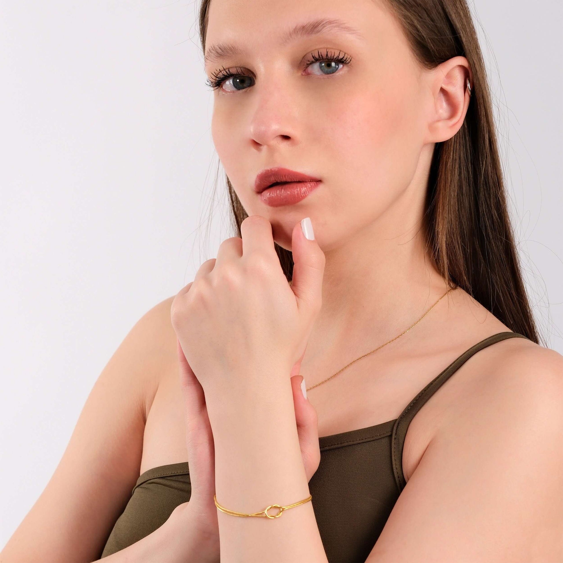 Knot Bracelet| 14K Gold Vermeil - Mionza Jewelry-14k gold vermeil, bestfriend bracelet, gift for mom, gift for women, gold vermeil jewelry, infinity bracelet, knot bracelet, knot bracelet 18k, knot bracelet gold, knot bracelet silver, love knot bracelet, mothers day jewelry, tie the knot