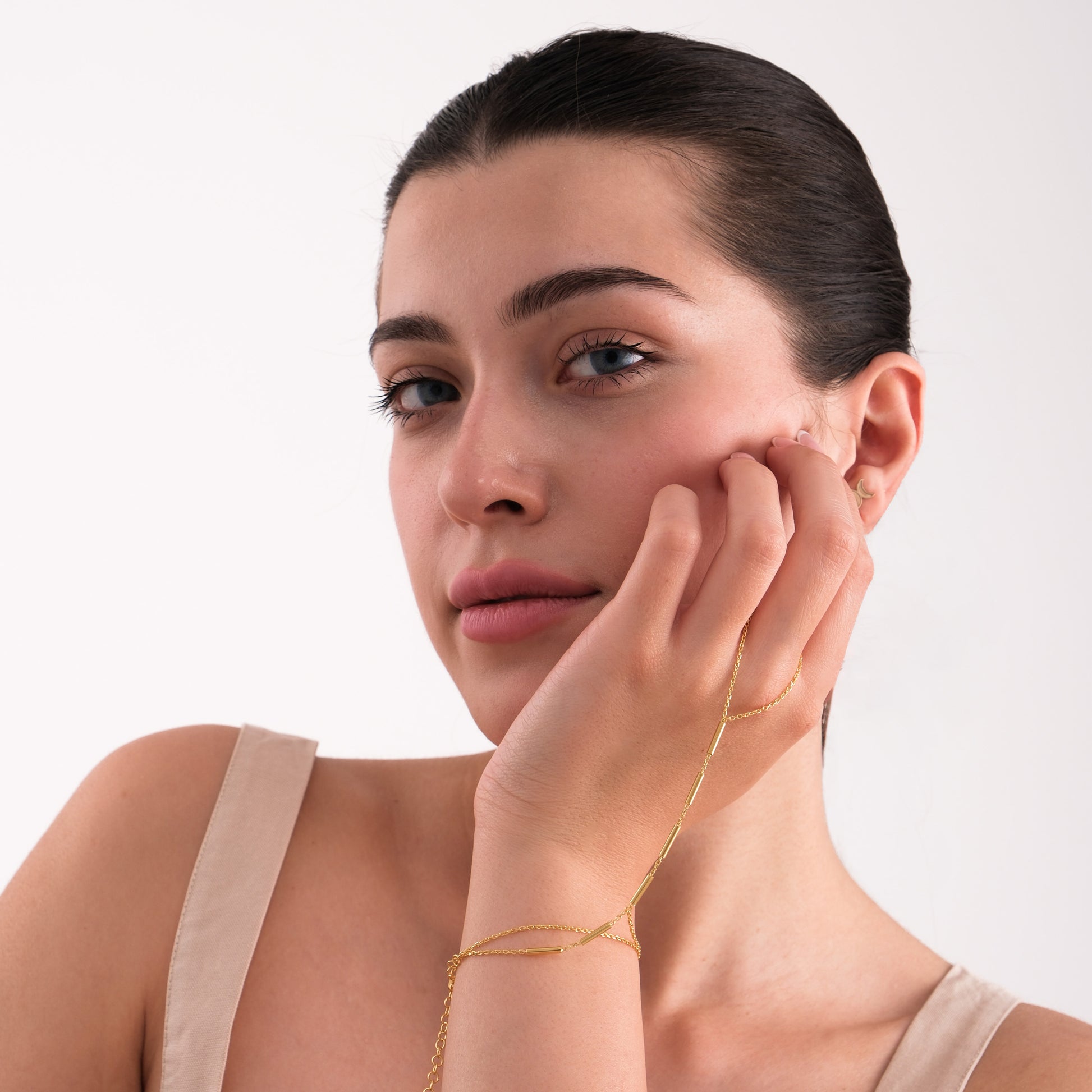 Bar Hand Chain Bracelet | 18K Gold Vermeil