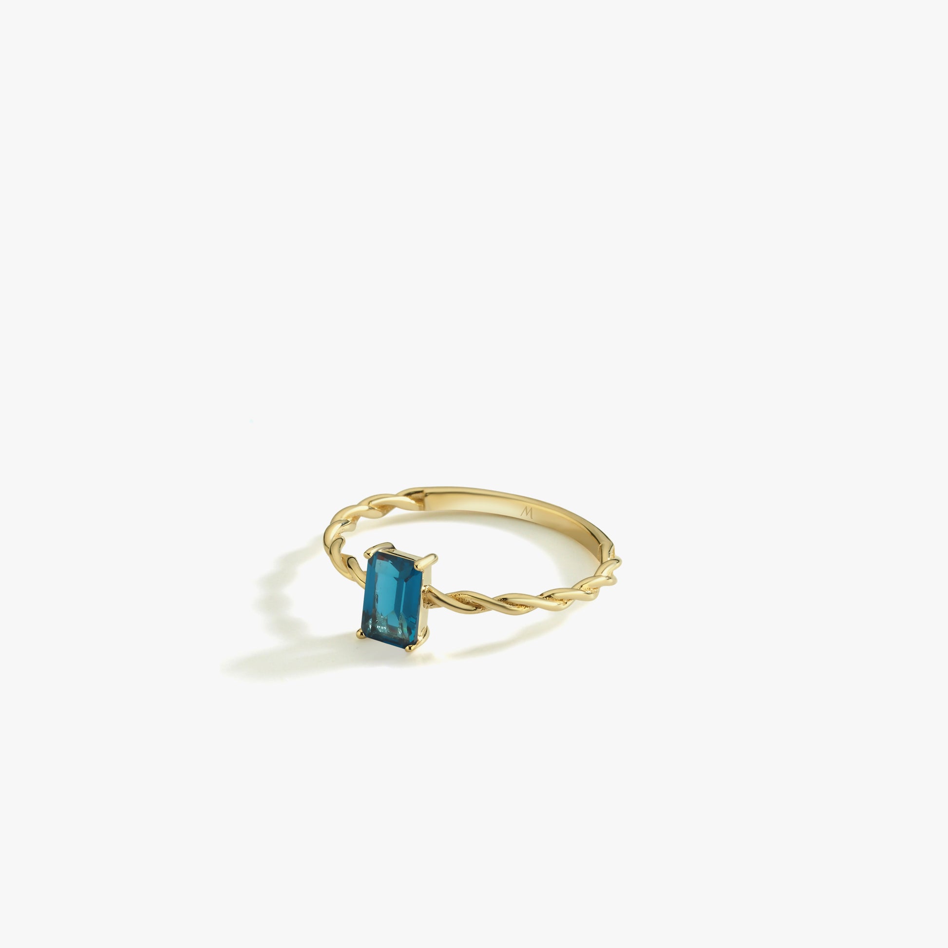 Blue Sapphire Rectangle Ring | 14K Solid Gold