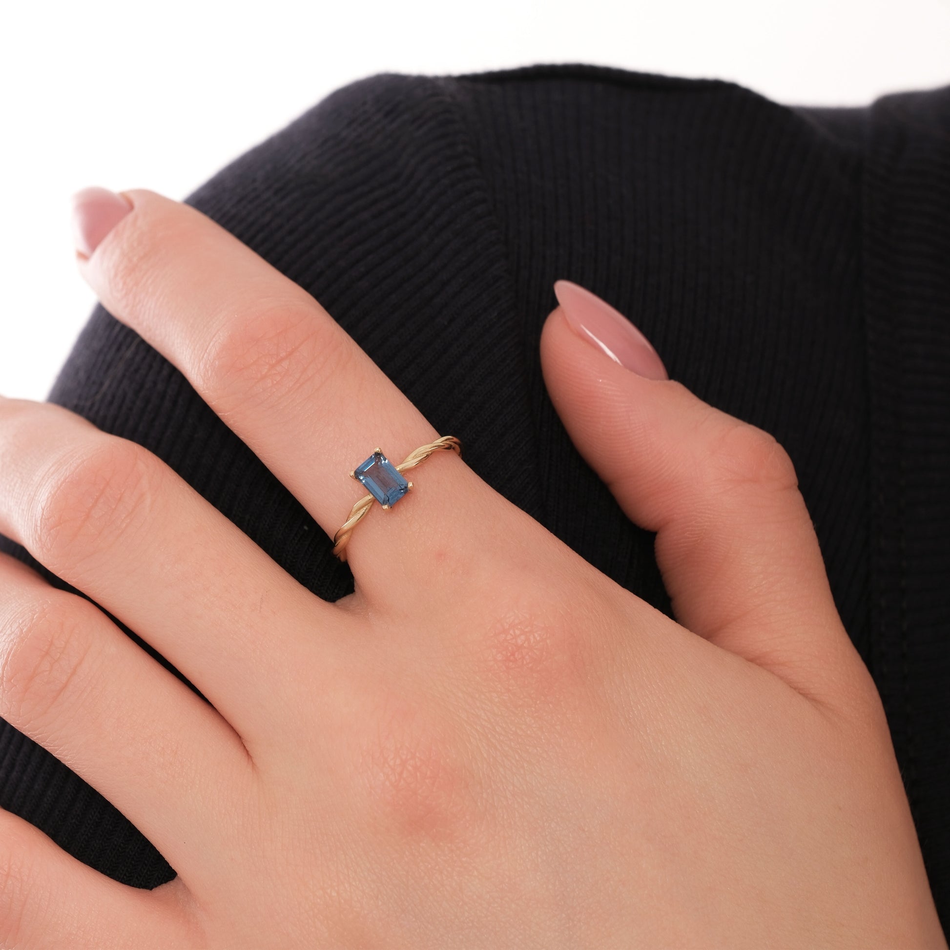 Blue Sapphire Rectangle Ring | 14K Solid Gold