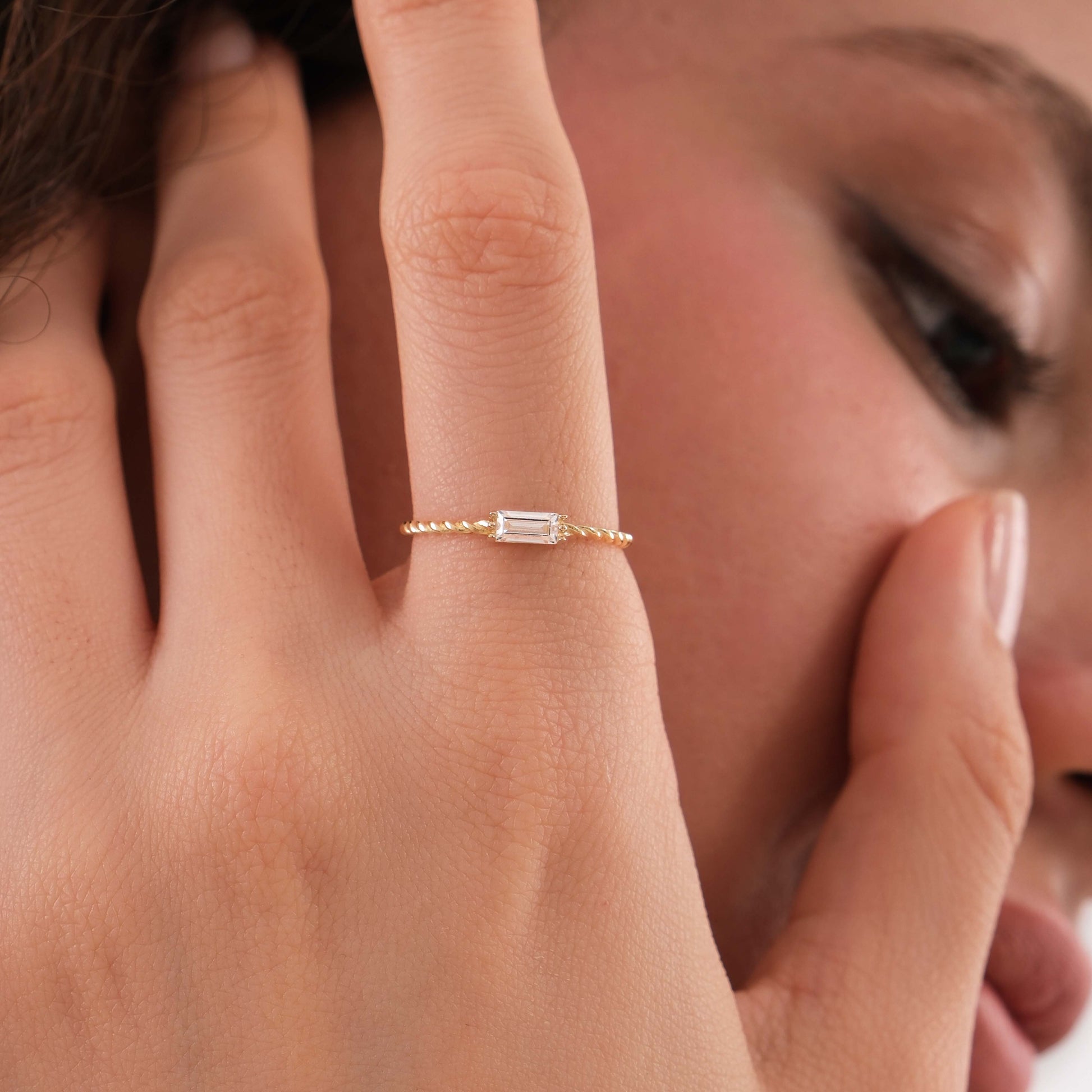 Twisted Band Ring | 14K Solid Gold