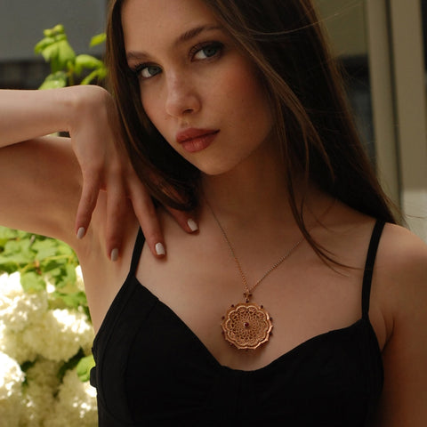 How-Mionza-Lovers-are-Shining-this-Summer Mionza Jewelry