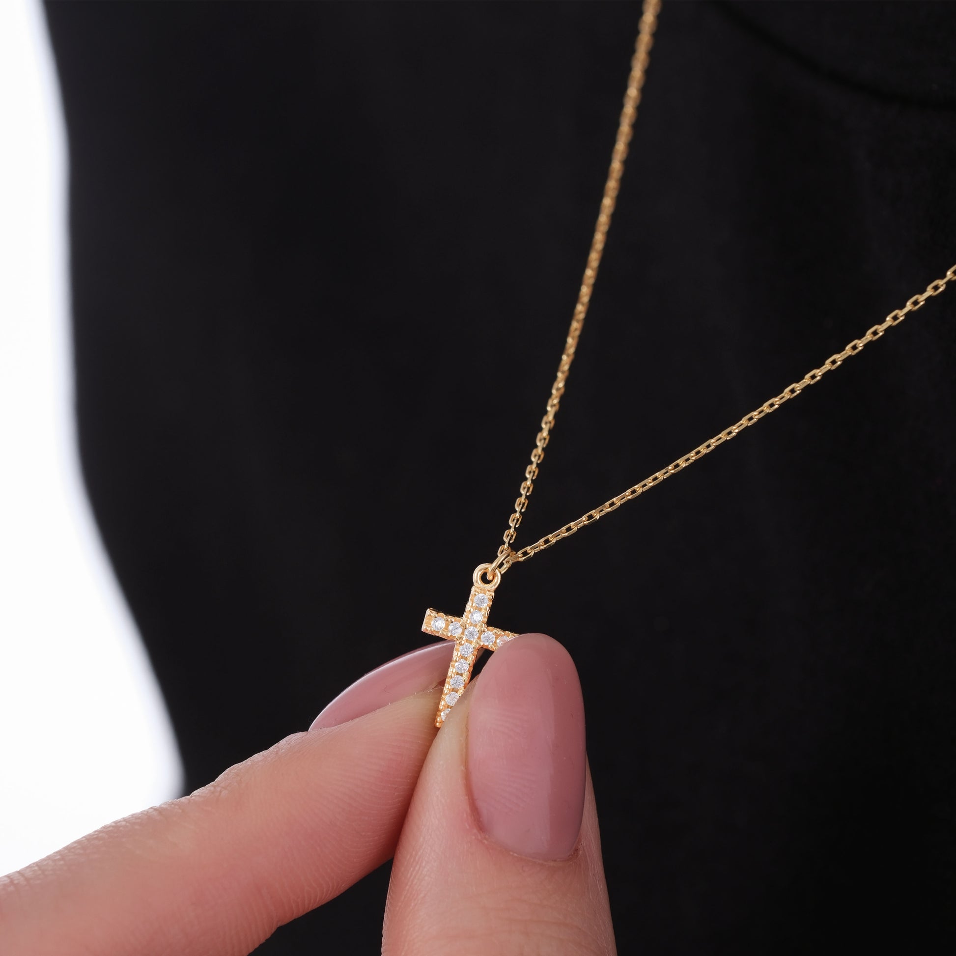 Classic Cross Necklace | 18K Gold Vermeil