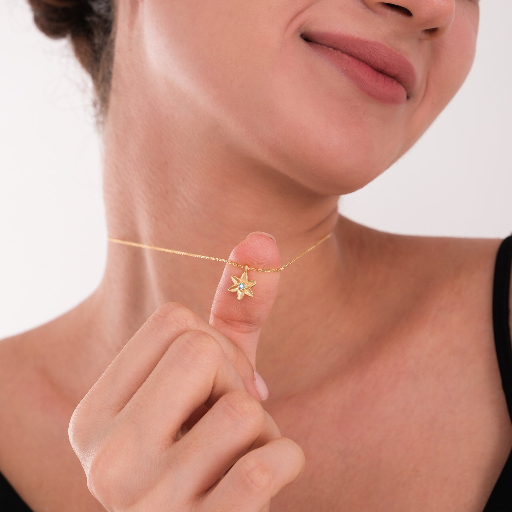 December Birth Flower Necklace | 18K Gold Vermeil