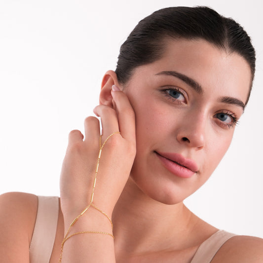Bar Hand Chain Bracelet | 18K Gold Vermeil