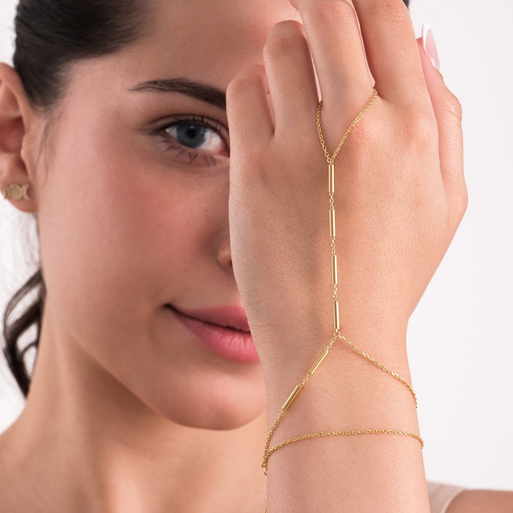 Bar Hand Chain Bracelet | 18K Gold Vermeil