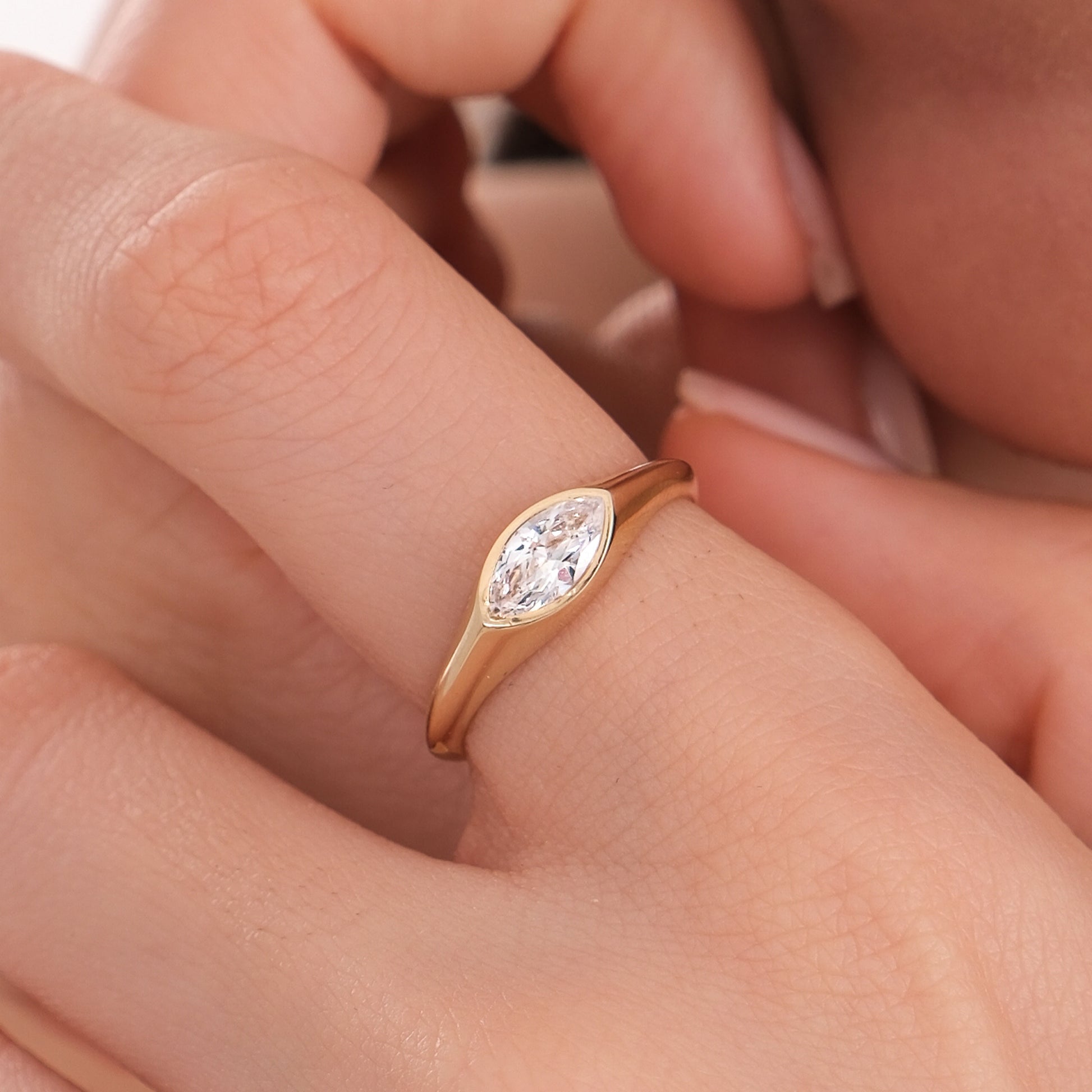 East-West Ring | 14K Solid Gold