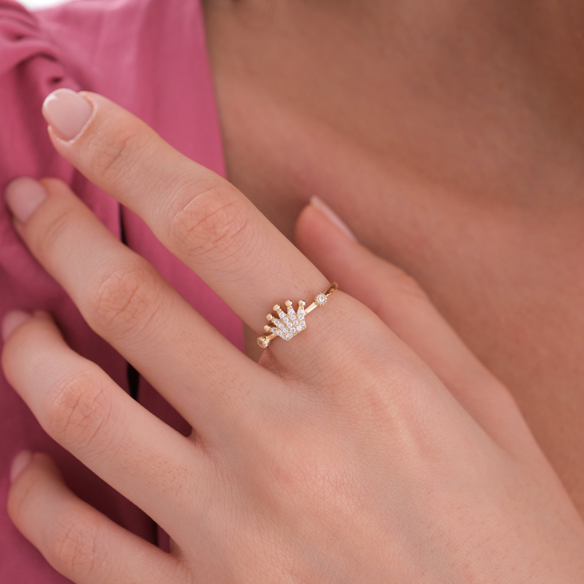 Dainty Pave Crown Ring | 14K Solid Gold