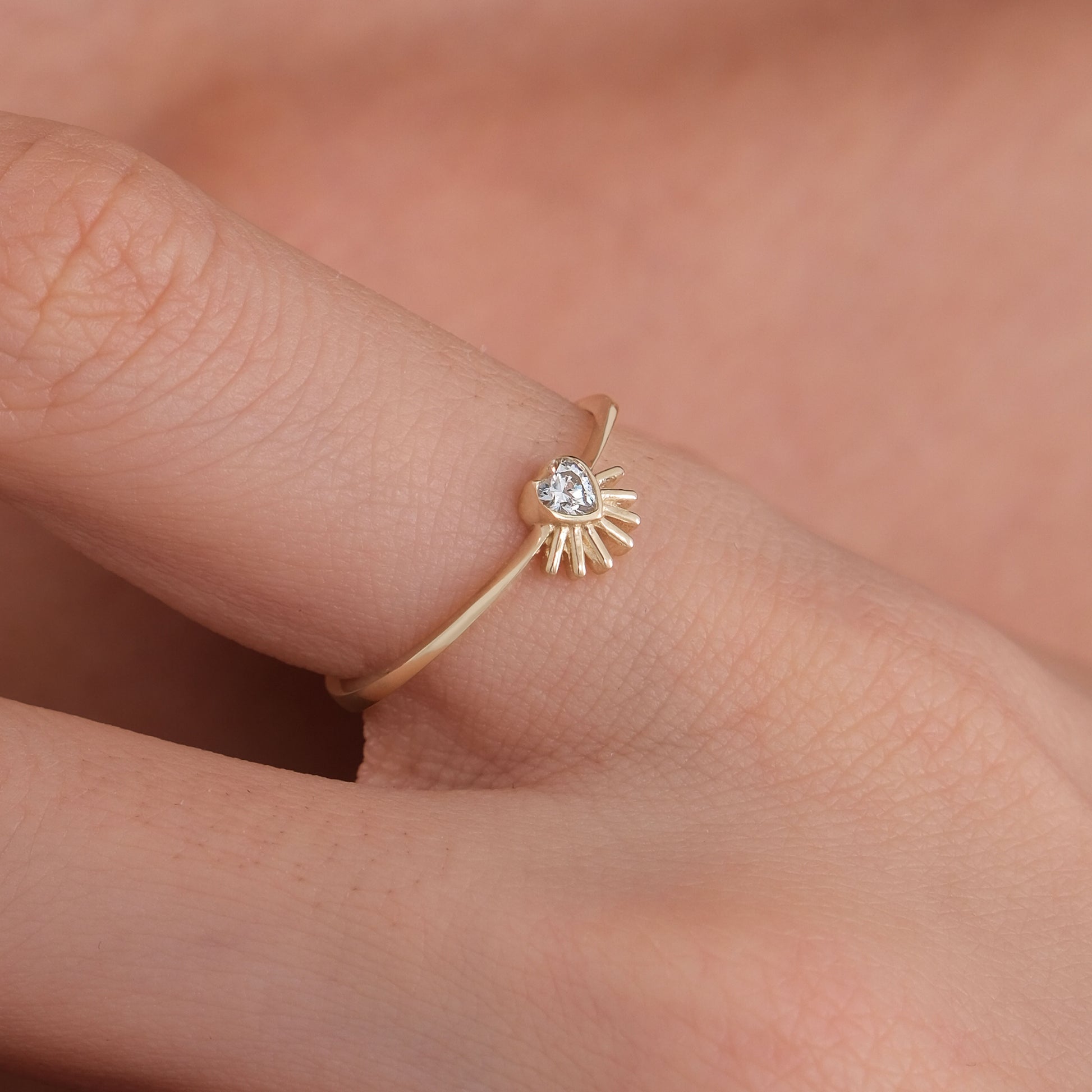 Sunburst Heart Ring | 14K Solid Gold
