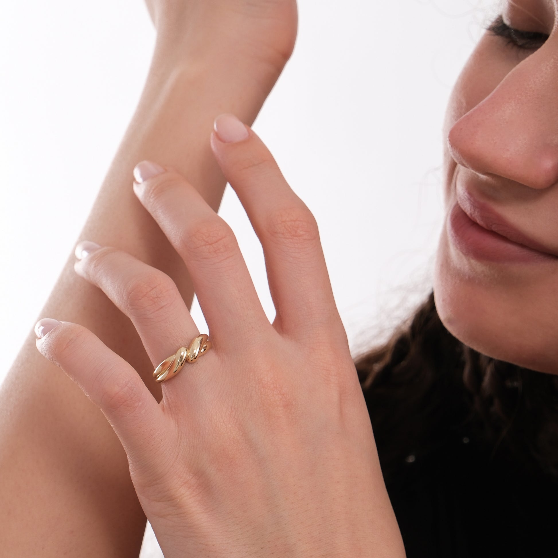 Crossover Twist Ring | 14K Solid Gold
