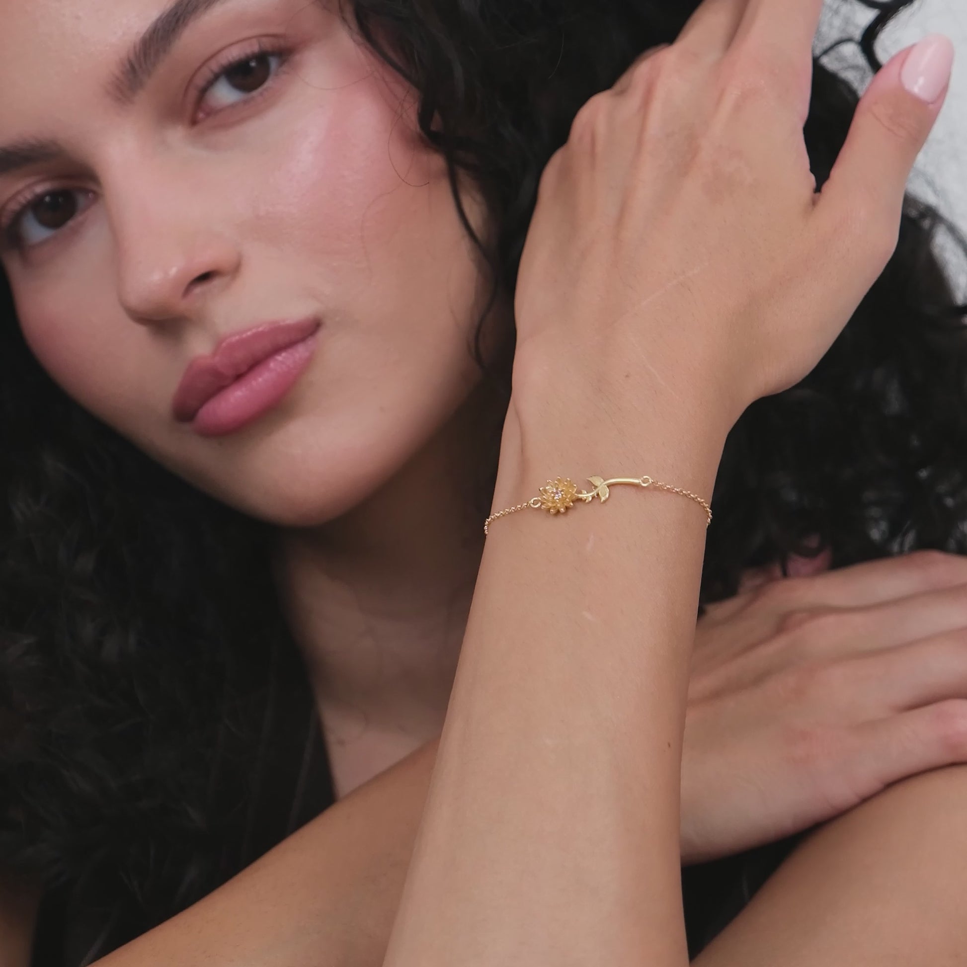 November Birth Flower Bracelet | 18K Gold Vermeil